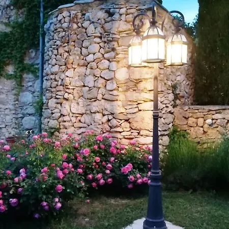 Mas Du Moutet Couette-café