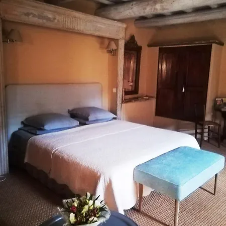 Couette-café Mas Du Moutet 3*